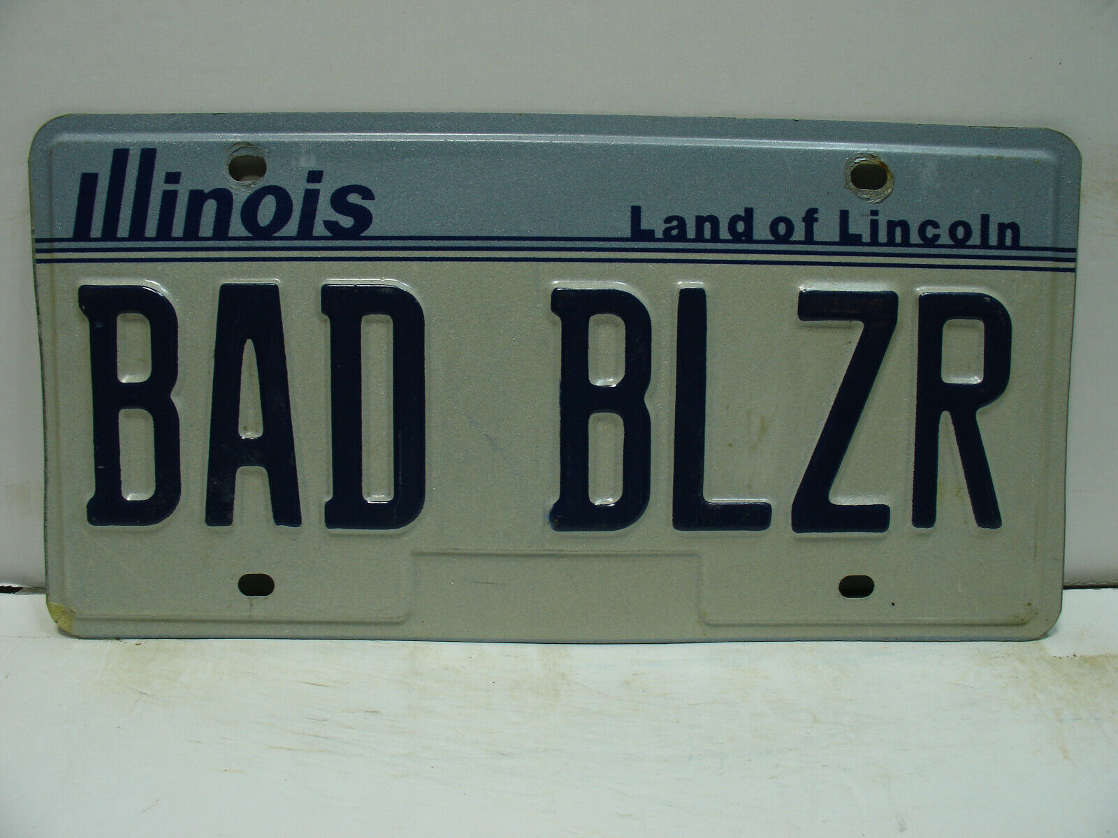 1984 Illinois License Plate     BAD BLZR   Vanity         Vintage  7161 Wysoka jakość, klasyczna popularność