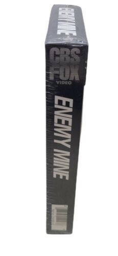 VHS Enemy Mine NM 1986 CBS/FOX Dennis Quaid / Louis Gossett Jr - SEALED - Picture 3 of 5