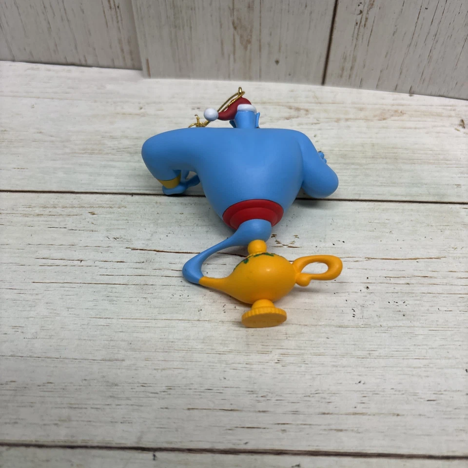 Disney Aladdin Genio en Lámpara Mágica Sombrero de Papá Noel Adorno con Movimiento Giratorio Enesco Foto 2 de 2