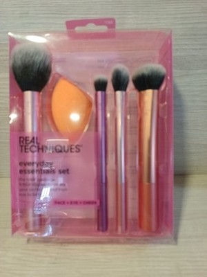 Real Techniques Everyday Essentials Set