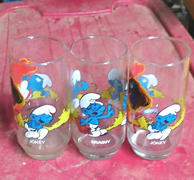 Wallace Berrie & Co The Smurfs Jokey Brainy 1982 Collectible Glass Set Vintage