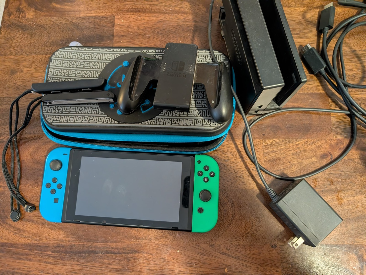Nintendo Switch XAW HAC-001 with Joycons, Dock, Case, 256GB SD
