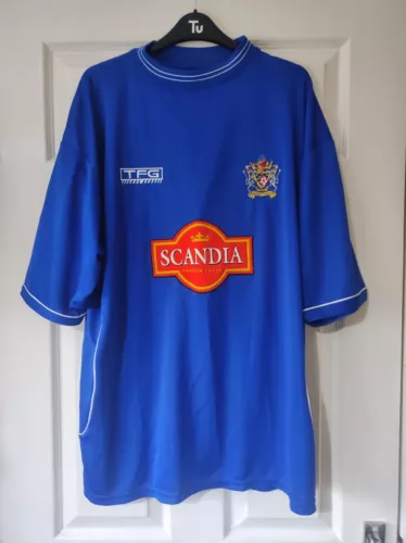 STOCKPORT COUNTY HOME SHIRT. 2002-2003. SIZE XL 46/48. TFG. WILLIAMS 23. SIGNED