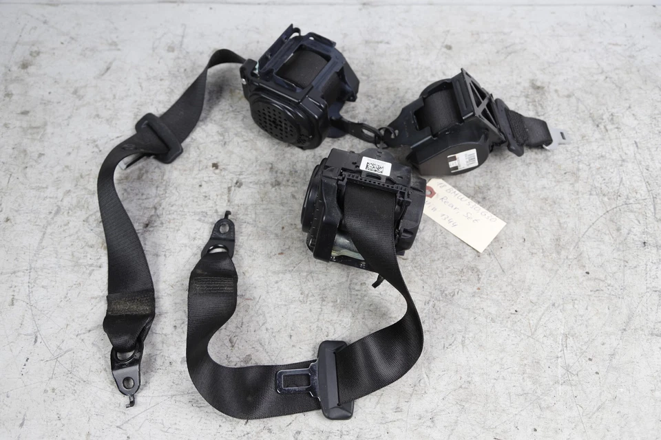 Juego de retractores de cinturón de seguridad trasero izquierdo centro derecho BMW 530i 540i M550i G30 2017-2020 Foto 2 de 4