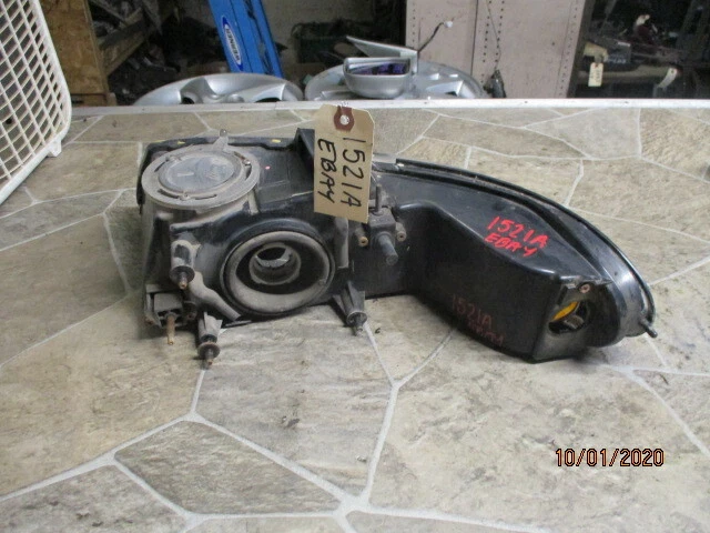 Lámpara de luz principal Voyager Caravan Town Country 1996-2000 lado del pasajero derecho OEM  Foto 3 de 4