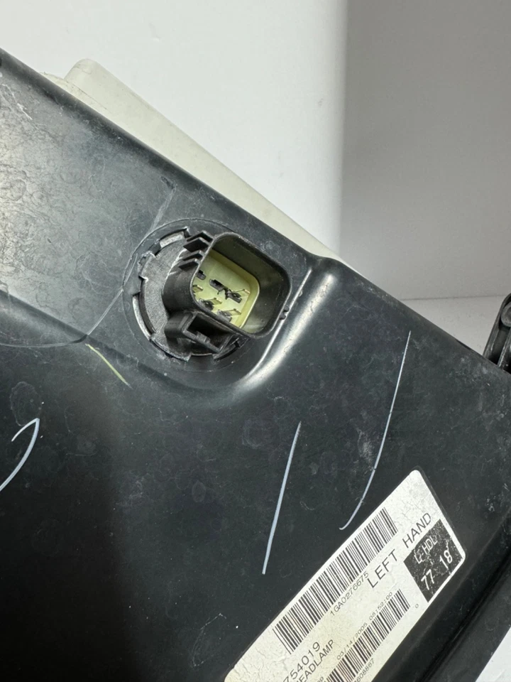 05-11 Cadillac STS Left Driver Headlight Xenon HID 25754019 OEM G144 - Image 4 of 4