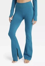 JoyLab Blue Women's Textured Flare Leggings High Rise Size Medium NWT