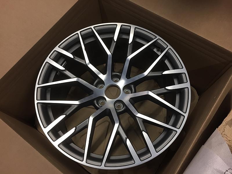 AUDI R8 & SR8 OEM GENUINE 20" GRAY MACHINED 10 Y SPOKE WHEEL AND CAPS SET ONLY