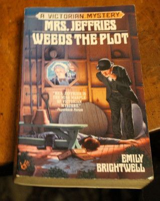 Mrs. Jefferies Weeds the Plot ~ Emily Brightwell ~ 2000 Berkley PB 1PR