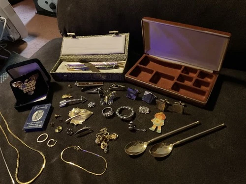 Vintage Costume Jewelry , necklaces, pins, etc.. LOT