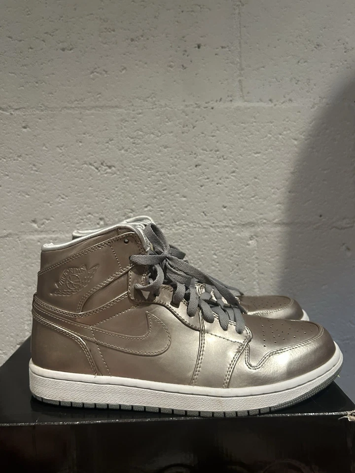 Jordan 1 Retro Alto Metálico Zinc Hombre Talla 10 (caja incorrecta y plantillas faltantes) Foto 4 de 4