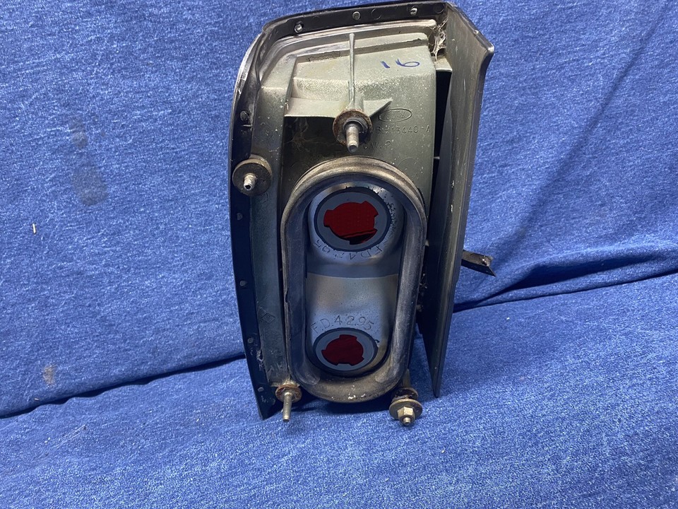 1990 1991 1992 Lincoln Town Car Right side Tail Light Lamp eBay