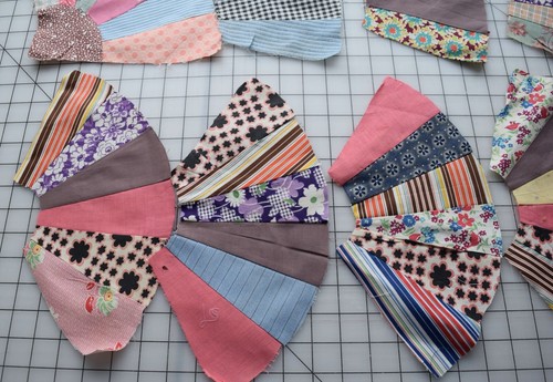 6177 7 antique 1920-40's Fan quilt blocks and 9 arcs, beautiful fabrics - Picture 4 of 7