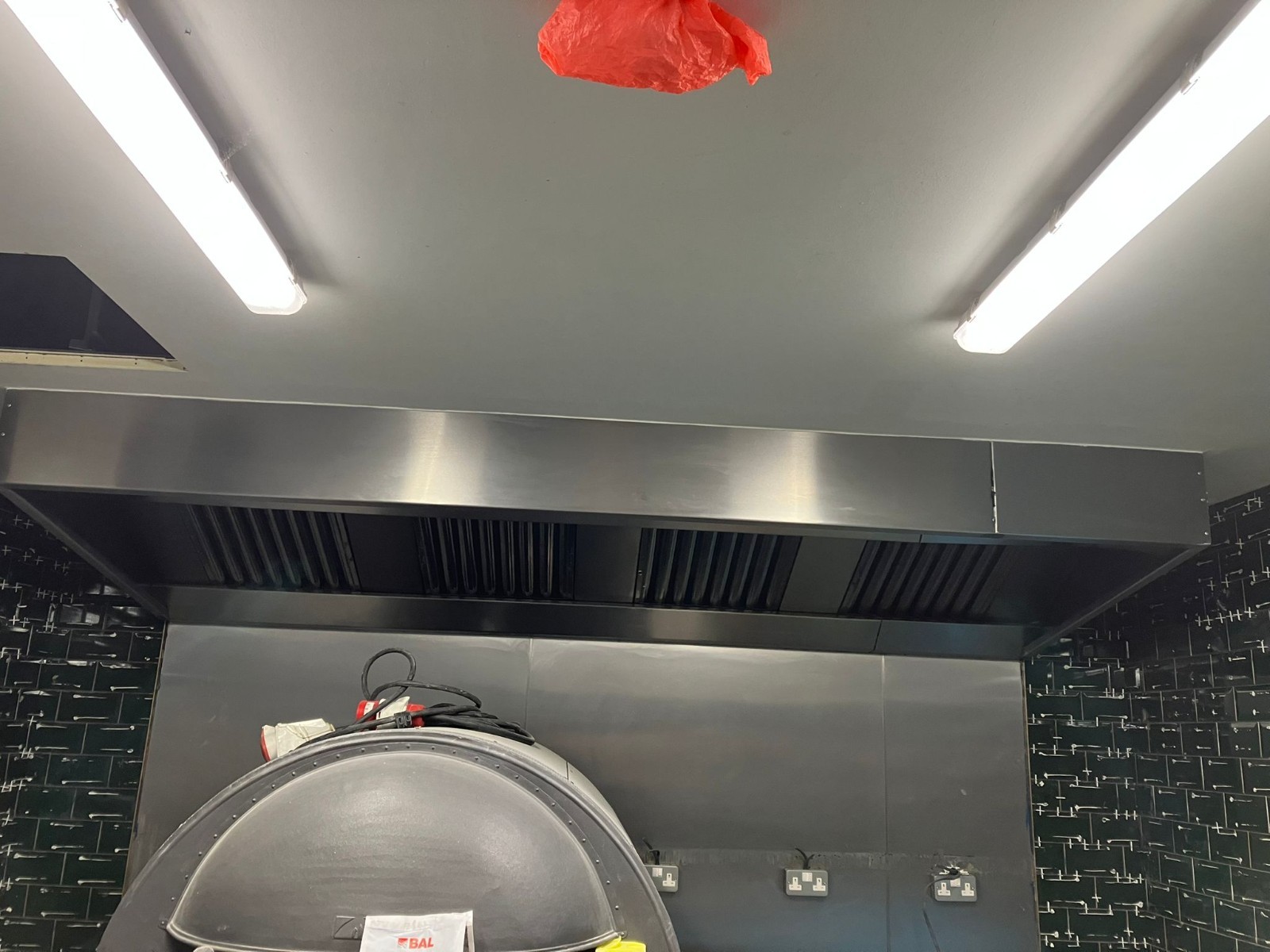 Commercial kitchen extractor canopy