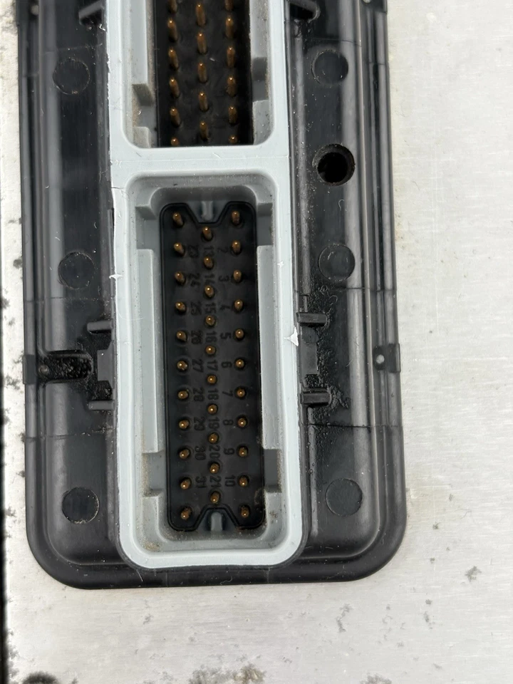 1999-2004 Jeep Grand Cherokee ECM Engine Control Module - Image 4 of 4