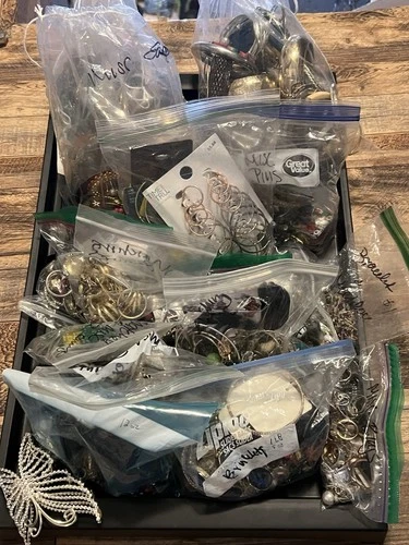 10+ LB Lot Mixed Vintage & Costume Jewelry Crafting, Resale Repurpose! Read Desc