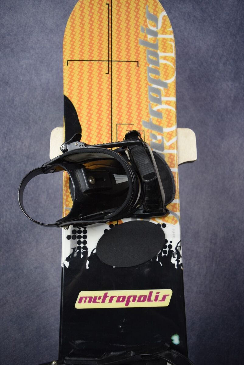METROPOLIS SNOWBOARD SIZE 126 CM WITH ATLANTIS SMALL METROPOLIS SNOWBOARD SIZE 126 CM WITH ATLANTIS SMALL