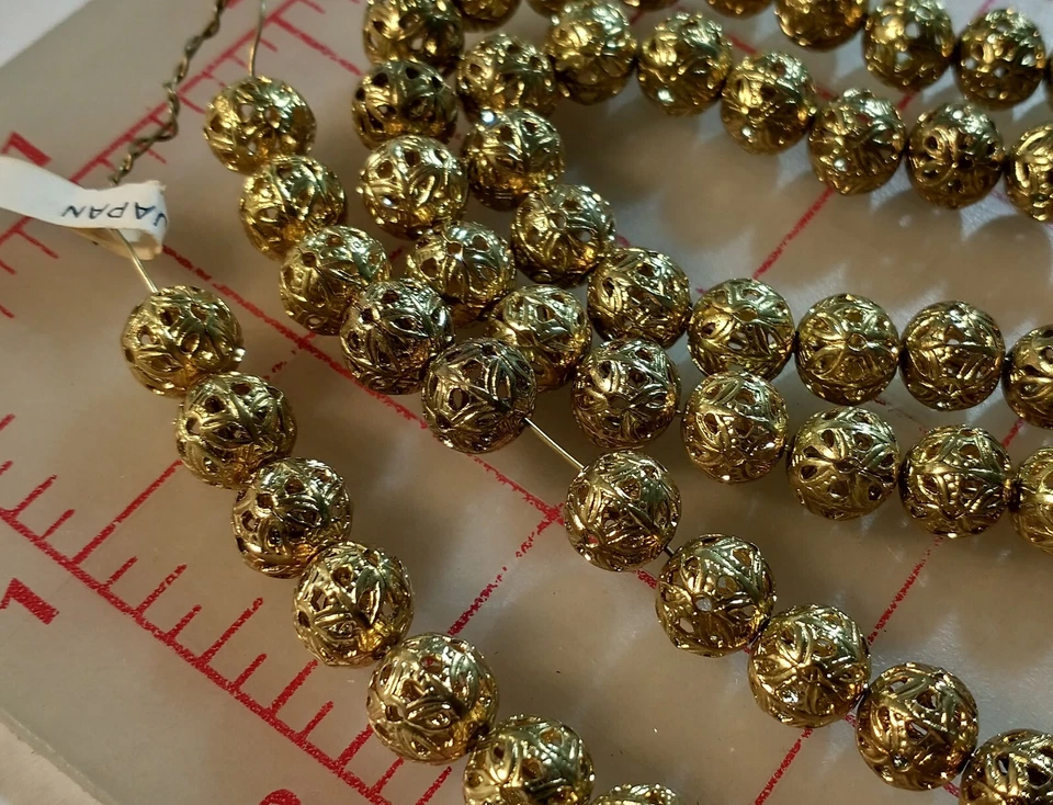 144 Vintage gold color 9mm filigree metal beads made in Japan strung on wire - Image 4 of 4