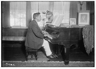 McCormack,playing piano,musical instruments,keys,sheet music,Bain News Service