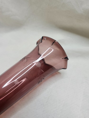 VTG Amethyst Purple Etched Blown Art Glass Footed Ruffle Edge Vase/Flute 8.25" - Picture 6 of 6
