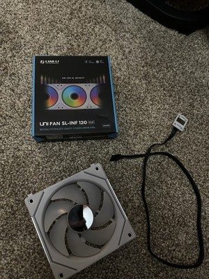 Lian Li SL-Infinity 120mm White Reverse Case Fan 1-Pack