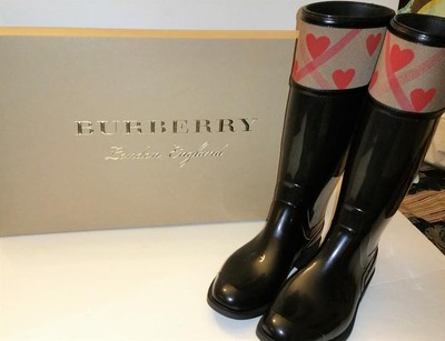 burberry heart rain boots