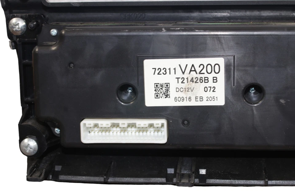 Subaru WRX 2017 tablero de instrumentos temperatura temperatura calor aire acondicionado perillas de control de clima Foto 3 de 4