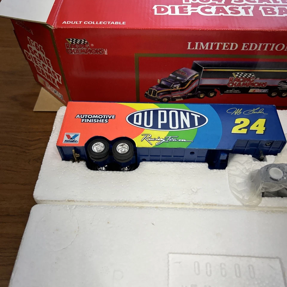1993  Racing Champions 1:64 NASCAR Team Transporter Jeff Gordon Dupont 24 BANK - Image 3 of 4