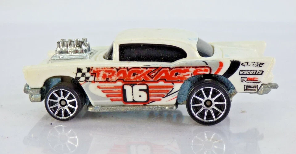 Hot Wheels Chevy Bel Air V8  1957 Exposed Engine American Muscle Toy Car - Image 3 of 4