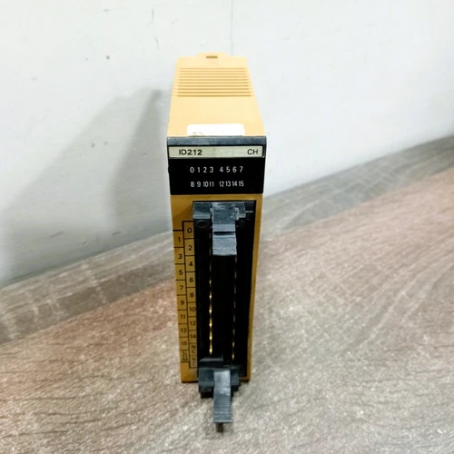 USED | OMRON C200H-ID212 C200HID212 DC INPUT MODULE SYSMAC C200 16 CHANNEL 24 V