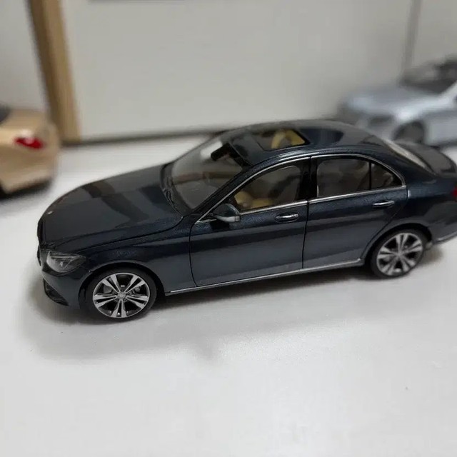 Mercedes Benz C-Class 1:18 Diecast Model with Box