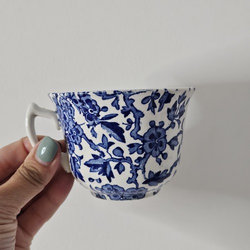 Vintage Burleigh Arden Staffordshire Blue White Floral Tea Cup - 第 4/14 張圖片