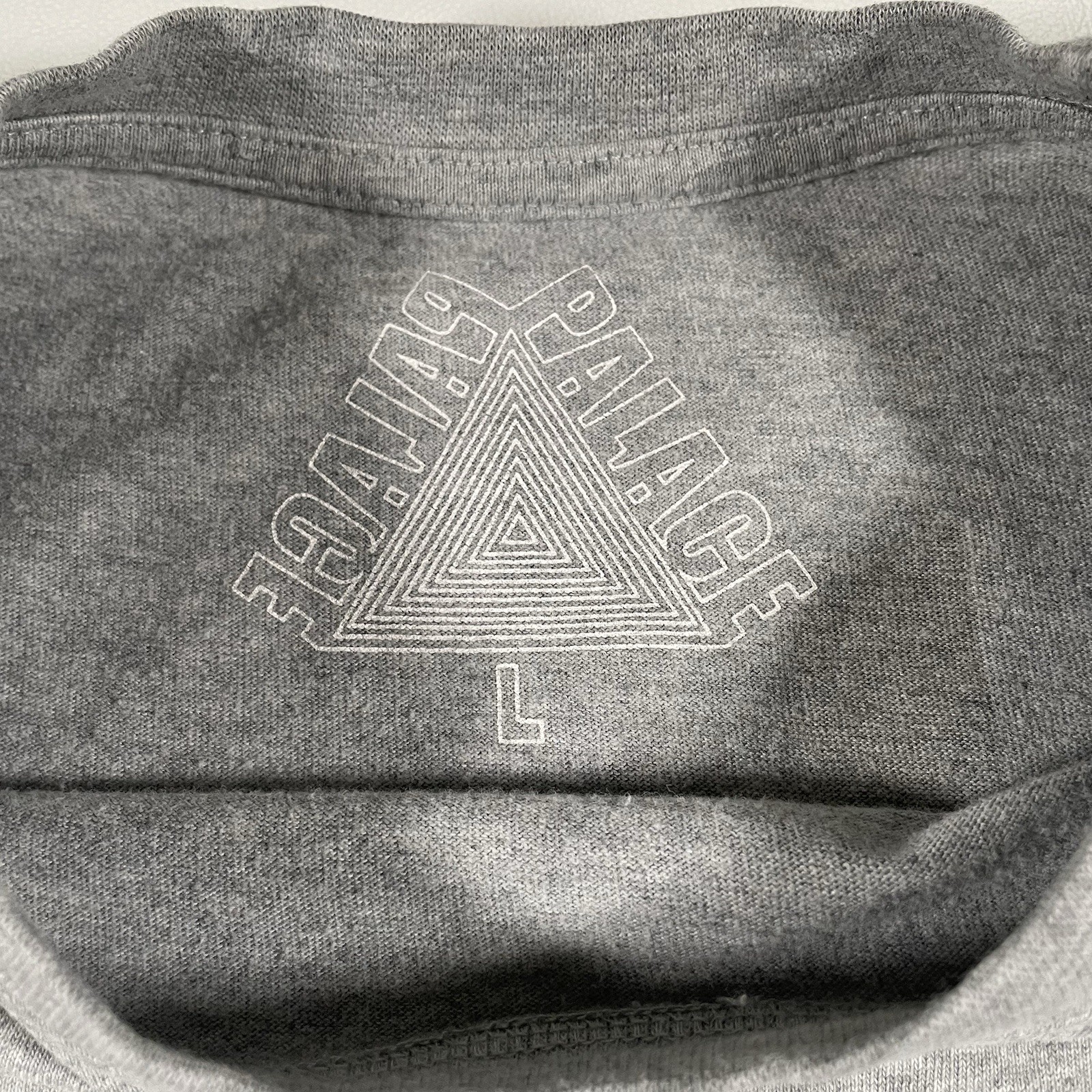 Palace Skateboards Mens Gray T Shirt L Fits M Spell Out Logo Graphic Skate thumbnail 3