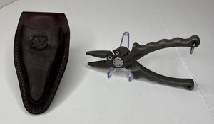 Van Staal Titanium Fishing Pliers w/Leather Sheath 00J20IC