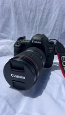 Canon EOS 5D Mark IV + 24-105mm f/4 Lens Bund...