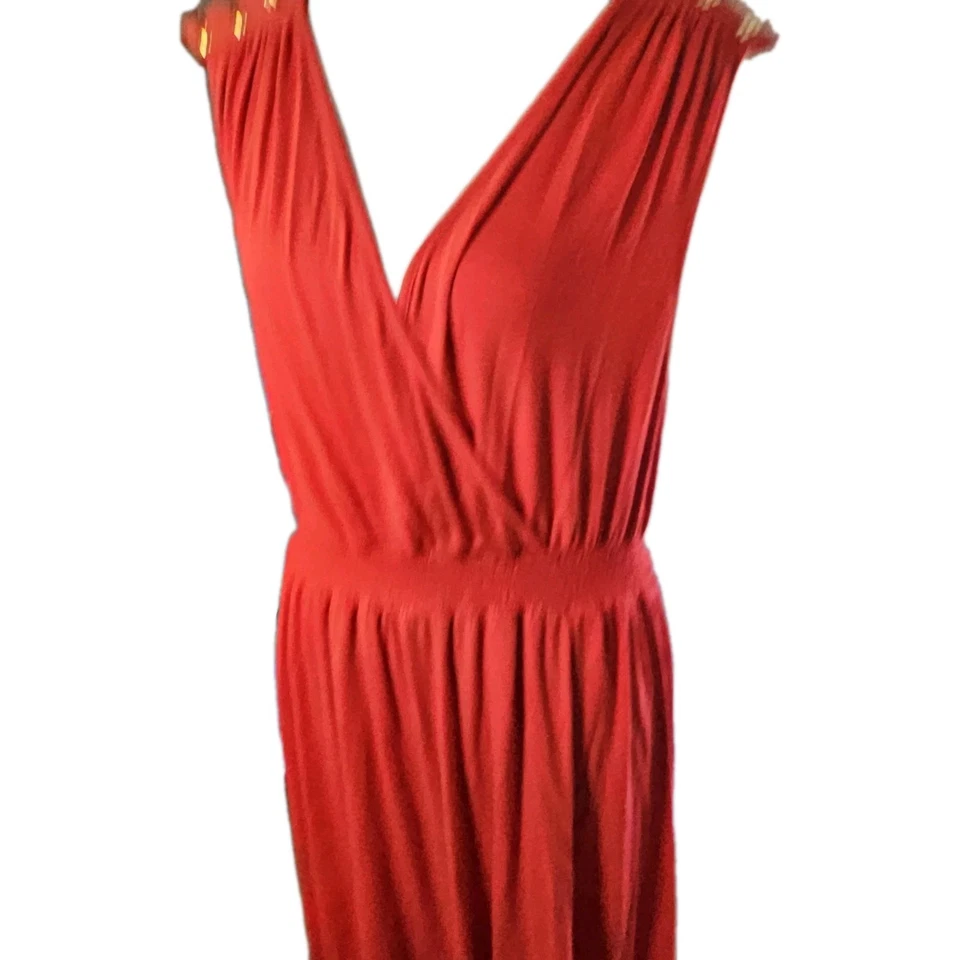 Vestido para mujer Kardashian Kollection rojo cuello en V profundo talla L Foto 2 de 4