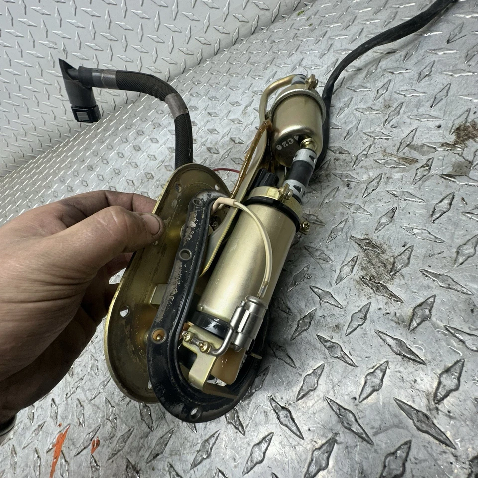 Conjunto de bomba de combustible gasolina Kawasaki VN1500 98-04 Vulcan Nomad 49040-1071 Foto 4 de 4