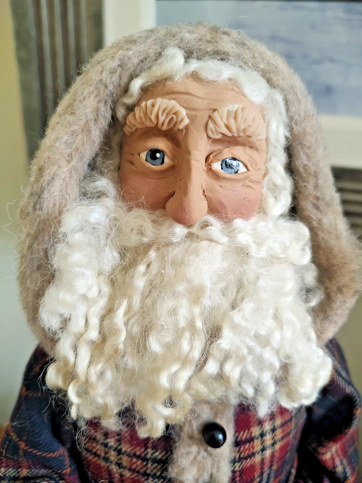 Primitive Old Red Plaid Coat Santa Claus Hand Made Artist Signed Apple Basket 18 - Image 2 of 4
