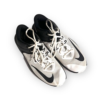 nike air versatile white