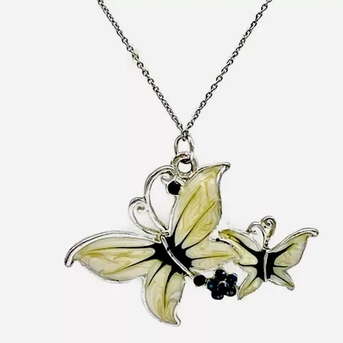 VETEMENTS Collana con ciondolo farfalla tono argento crema smalto strass blu 24 in