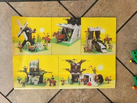 LEGO Castle Camouflaged Outpost 6066 Vintage Forestmen, with manual and minis