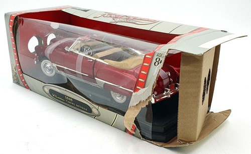 Road Signature 1/18 Scale Diecast 92308 - 1949 Cadillac Coupe De Ville - Red - Picture 5 of 5