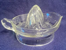 Vtg Juicer Reamer Clear Glass Swirled Farmhouse Excellent Condition
