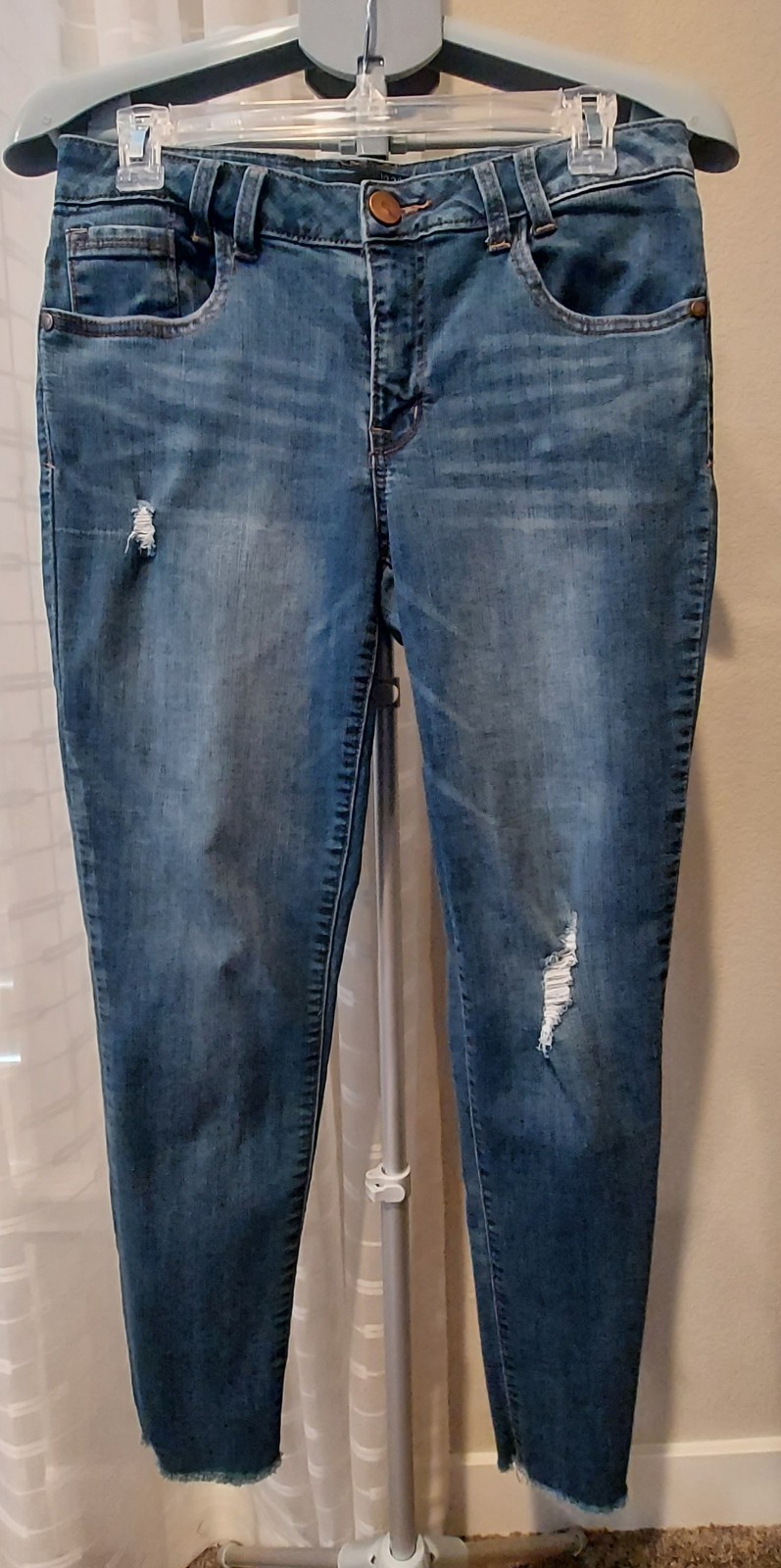 1822 Denim Jeans Womens Size 8 Mid-Rise Ankle Blue Distressed