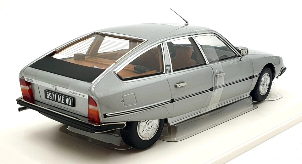 Norev 1/18 Scale Diecast 181810 - 1976 Citroen CX 2200 Pallas - Grey - Image 2 of 4