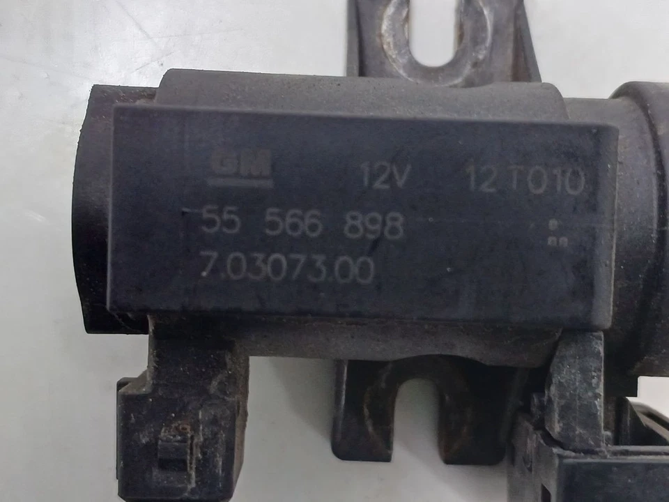 2012 VAUXHALL Zafira Tourer 2.0 Diesel Vacuum Solenoid Valve 55566898 - Image 4 of 4