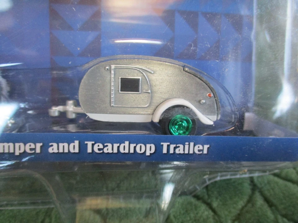 Cámper y remolque Greenlight Hitch & Tow 1972 Volkswagen tipo 2 y remolque lágrima "CHASE" Foto 3 de 4