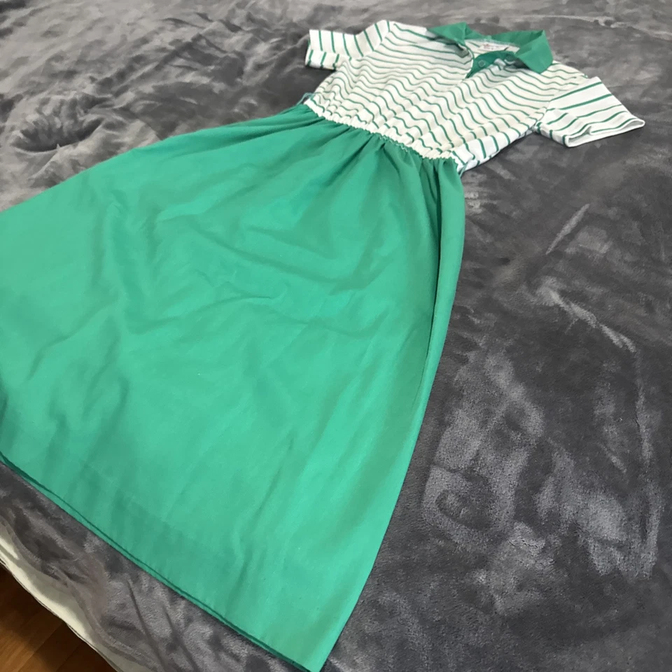 De colección "The Sportsdress" de Sears, verde, blanco La talla es más pequeña. Ver medidas. Foto 4 de 4