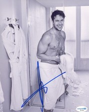 Lucas Bravo "Emily in Paris" AUTOGRAPH Signed Shirtless 8x10 Photo ACOA Lucas Bravo "Emily in Paris" AUTOGRAPH Signed Shirtless 8x10 Photo ACOA