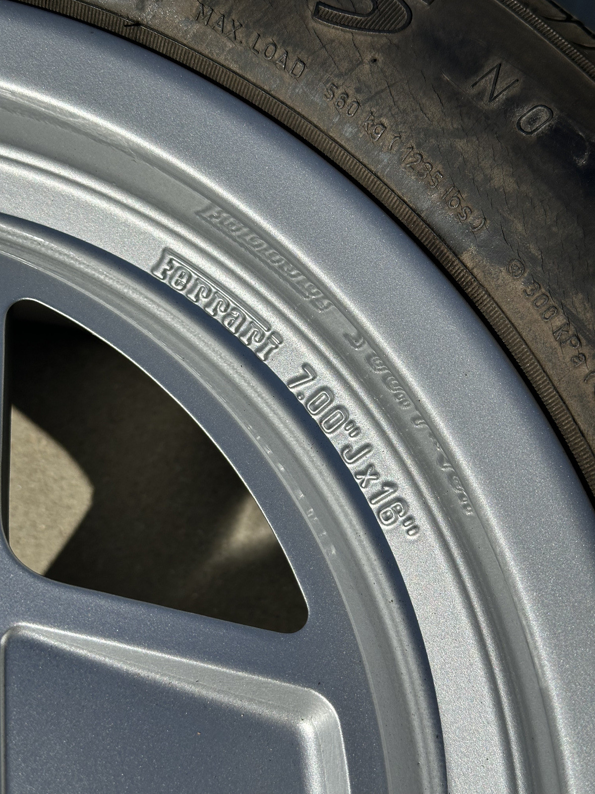 4 x Ferrari 328 GTB 1989 Original Wheels With Original Tires